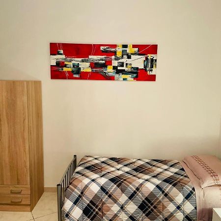 Casa Dei Fiori 3 Leilighet Somma Lombardo Eksteriør bilde